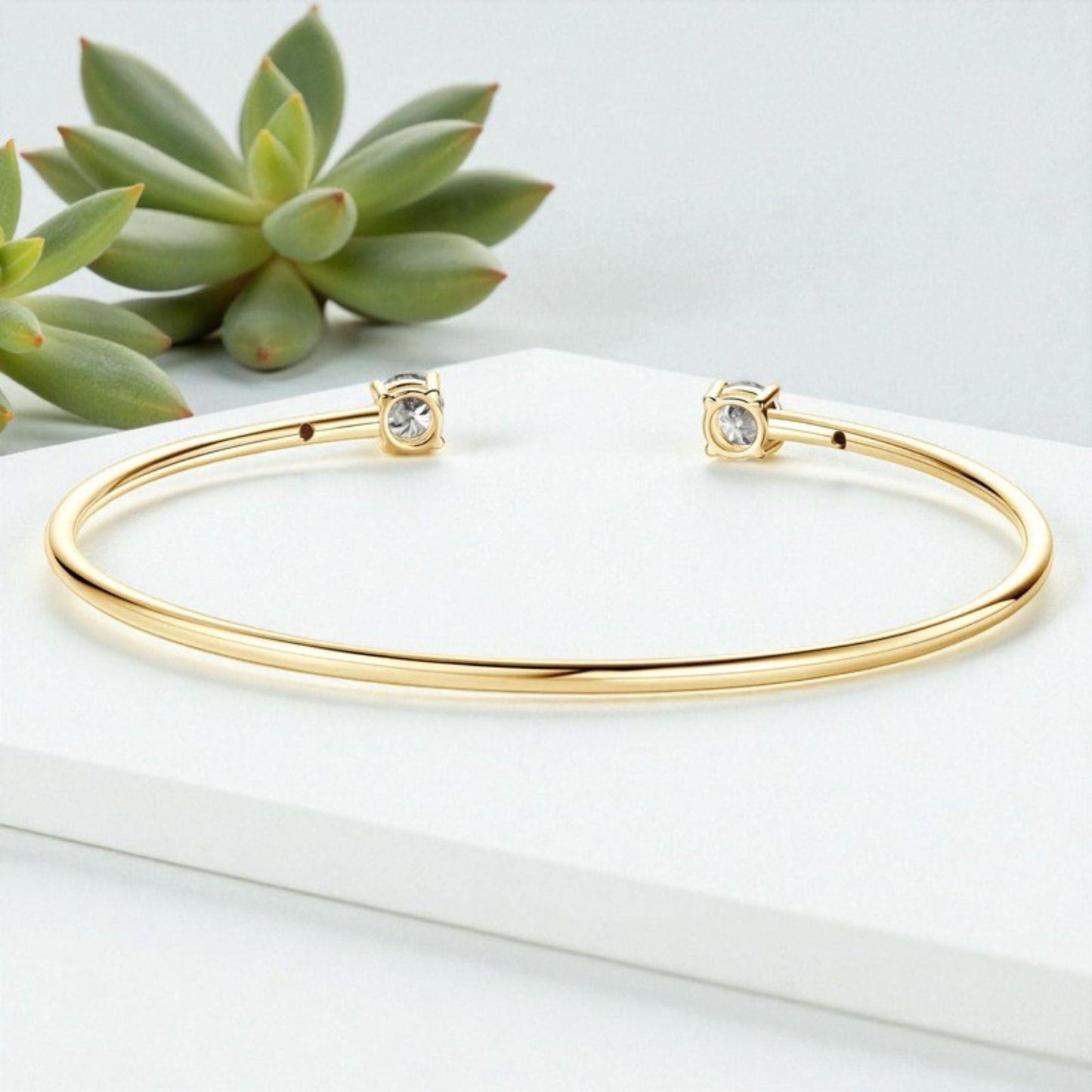 לינה | צמיד בנגל מואסנייט יוקרתי עם שתי אבנים