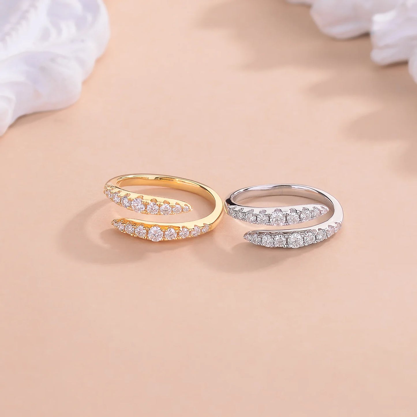 שקד | טבעת מוסונייט פתוחה בעיצוב כפול