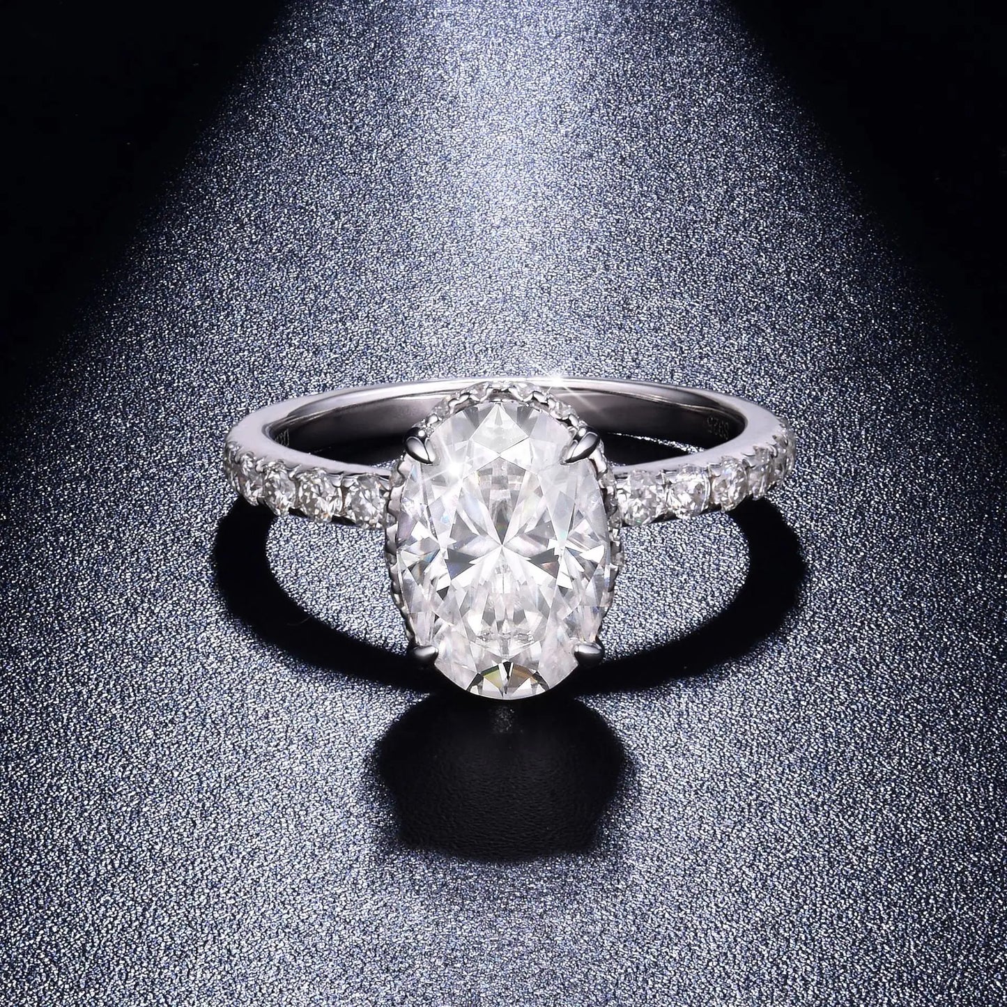 עדי | טבעת מוסונייט אובל 2 קראט