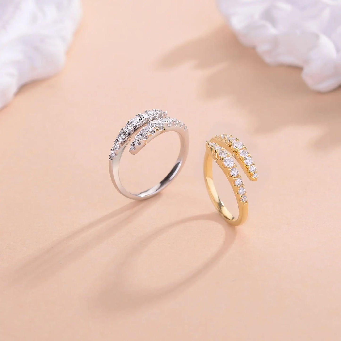 שקד | טבעת מוסונייט פתוחה בעיצוב כפול