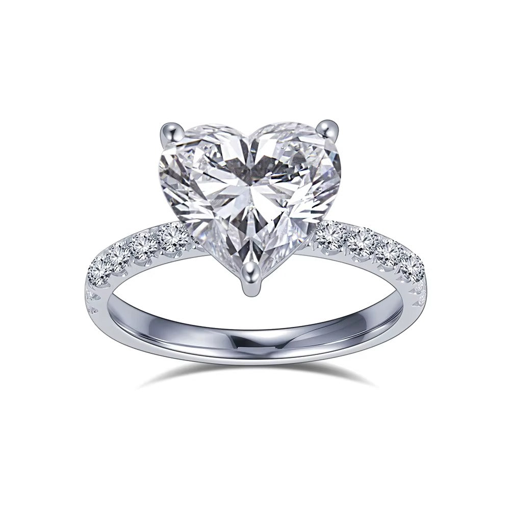 נור | טבעת מוסונייט לב אלגנטית