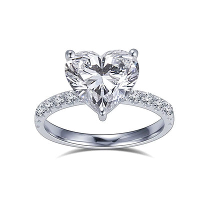 נור | טבעת מוסונייט לב אלגנטית